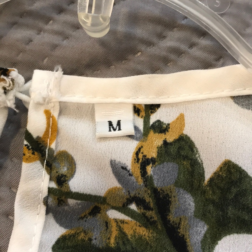 Floral blouse - Picture 5 of 5